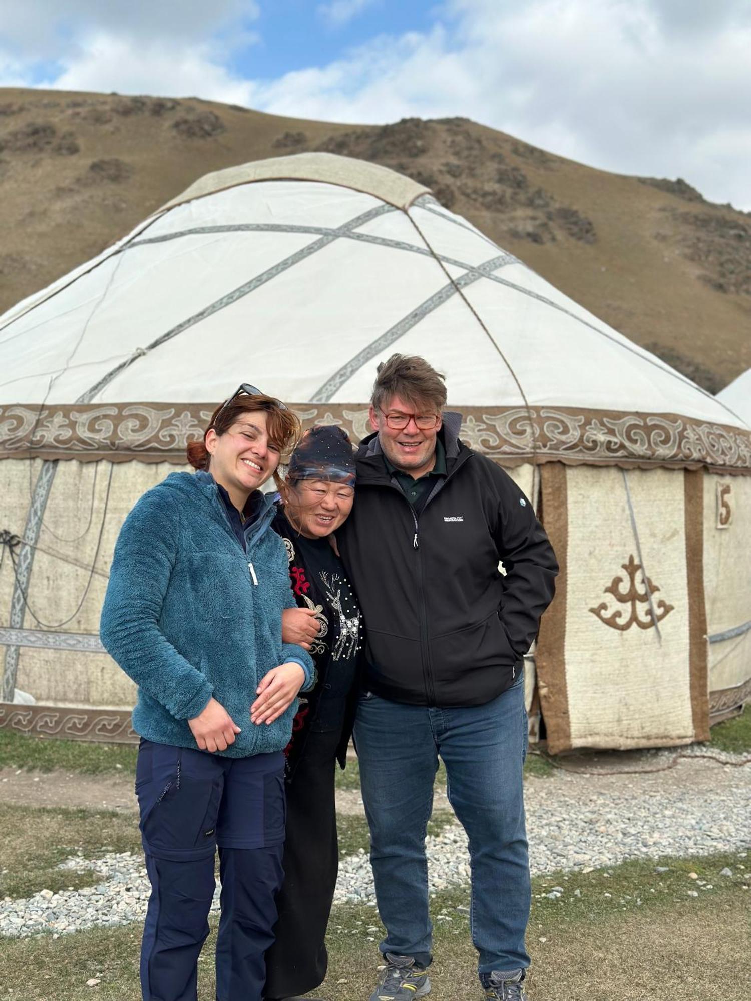 Yurt Camp Azamat At Song Kol Lake Bagysh Zewnętrze zdjęcie